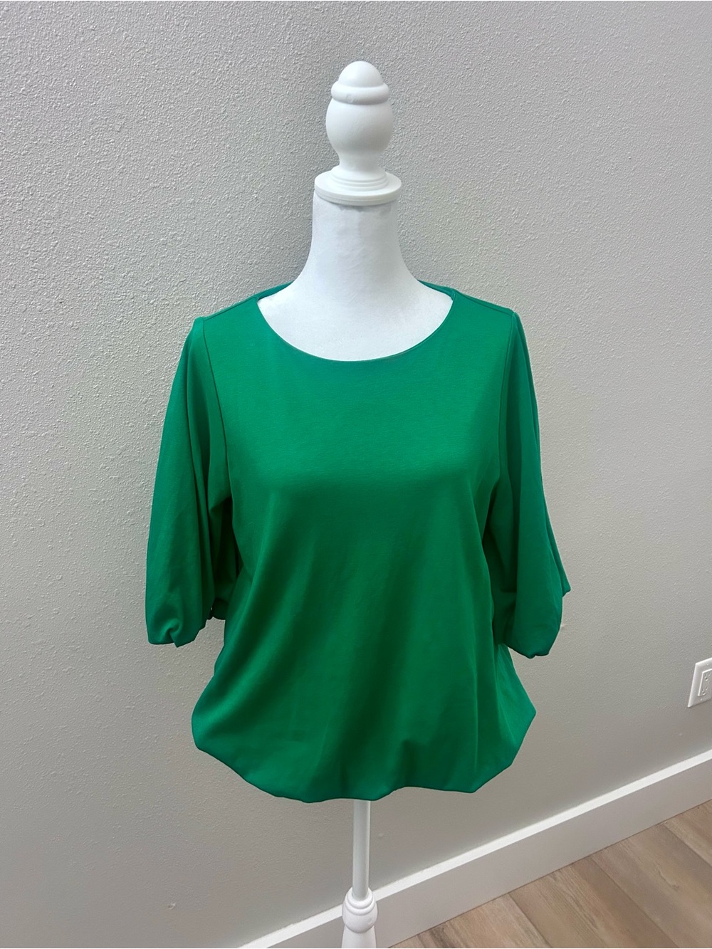 Chico's Emerald Green Scoop-Neck Short Sleeve Top